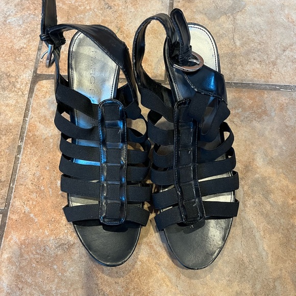 🔴 Marc Fisher Strappy black heels size 8.5 sandals - Picture 2 of 5